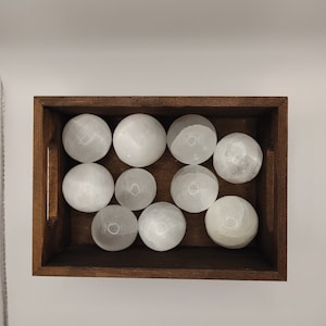 Satin spar spheres