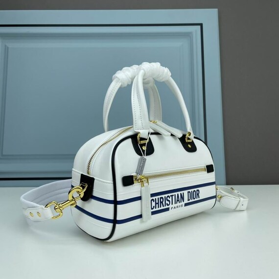 women hand bag,hand bag,crossbody purse,crossbody bag women,travel bag,small crossbody bag,stylish women bags,cosmetic bag