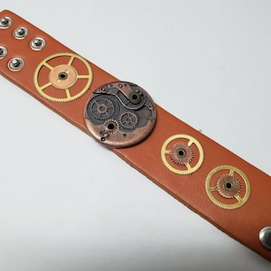 leather bracelet with Steampunk watch movement and gears