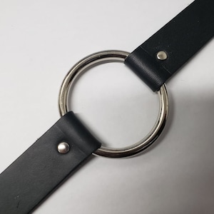 Leren gothic-fetish punk choker met O-ring diameter 2 inch