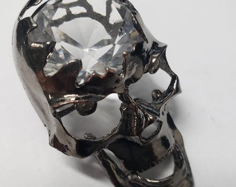 Cerebro de diamante de cristal dentro de una cabeza de calavera niquelada negra con clavos de montaje en la parte posterior, 6 piezas