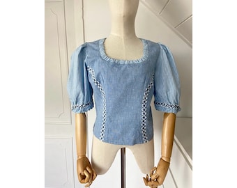 Blusa vintage dirndl blu con maniche a quadretti a sbuffo / top popolare trachten austriaco