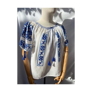 1940s Blue Embroidered Romanian Blouse S