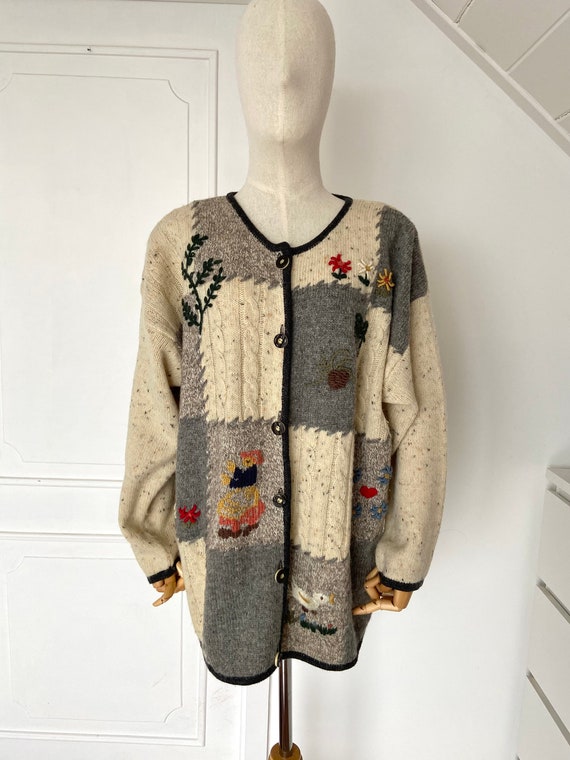 Vintage novelty oversize women’s cardigan