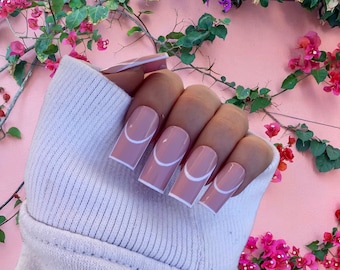 Uñas rosadas de punta francesa / Uñas de primavera verano / Uñas de celebridades / Uñas de gel pintadas a mano / Uñas falsas / Uñas de lujo