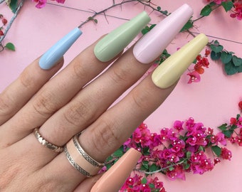 Pastel Nails / Uñas de gel pintadas a mano / Uñas falsas / Uñas de lujo