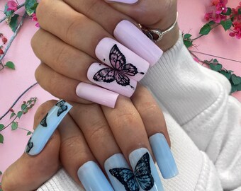 Uñas de mariposa de color alternativo / Mariposas detalladas / Uñas de gel pintadas a mano / Uñas falsas / Uñas de lujo