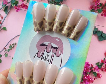 Uñas con estampado de jirafa / Uñas desnudas / Uñas de gel pintadas a mano / Uñas falsas / Uñas de lujo