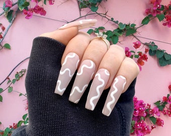 Uñas falsas blancas / Líneas abstractas / Uñas de gel pintadas a mano / Uñas falsas / Uñas de lujo