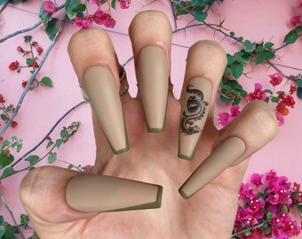 Uñas falsas del dragón chino verde / Uñas desnudas / Uñas de gel pintadas a mano / Uñas falsas / Uñas de lujo