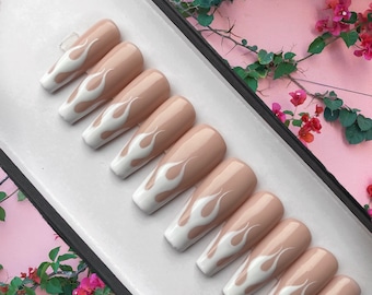 White Flame Nails / Nude Nails / Uñas de gel pintadas a mano / Uñas falsas / Uñas de lujo