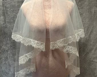 Ivory bridal veil,lace edging veil, two tier/one tier wedding veil