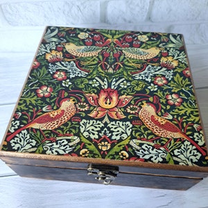 Personalized wooden tea box William Morris tea storage Strawberry Thief tea bag organizer Tea box gift
