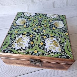 Personalized wooden keepsake box 7.8 x 7.8 x 3.15 inch Engraved memory box Pimpernel William Morris Christmas gifts