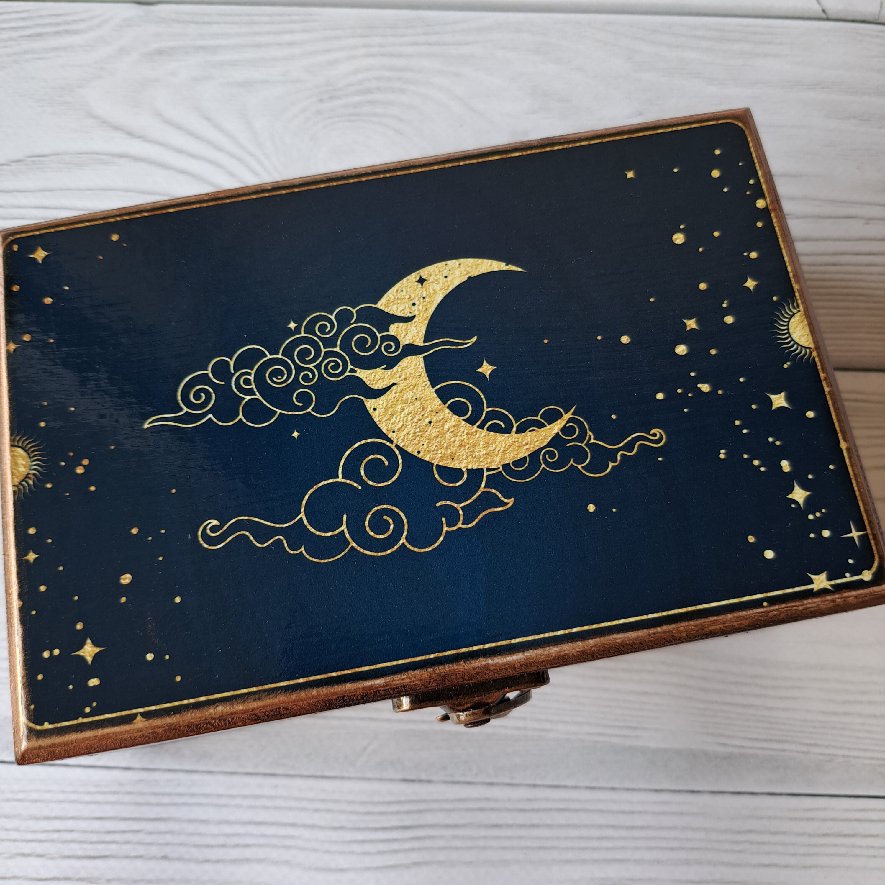 Find Something Different Scatola per tarocchi in Legno Intagliato con Stella e Luna, Multicolore, 17 x 8 x 11.4 cm
