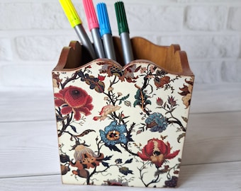 Wooden pen holder William Morris Wood desk organizer Wooden pencil holder Teacher gifts