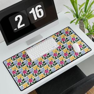 Bureauonderlegger met geometrisch bloemmotief | Bureauonderlegger met kleurrijke retro bloemen