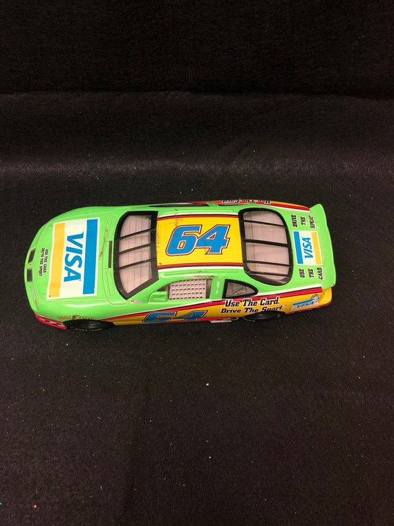 Hot Wheel 1998 Pontiac Grand Prix Mattel 1:24 Scale Die Cast