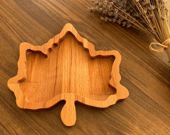Wooden Leaf Shaped Snack Plate|Decorative Serving Tray|Nut Platter|Custom Table Decor|Handmade Engraved Plate|Realtor Gift|Table Centerpiece