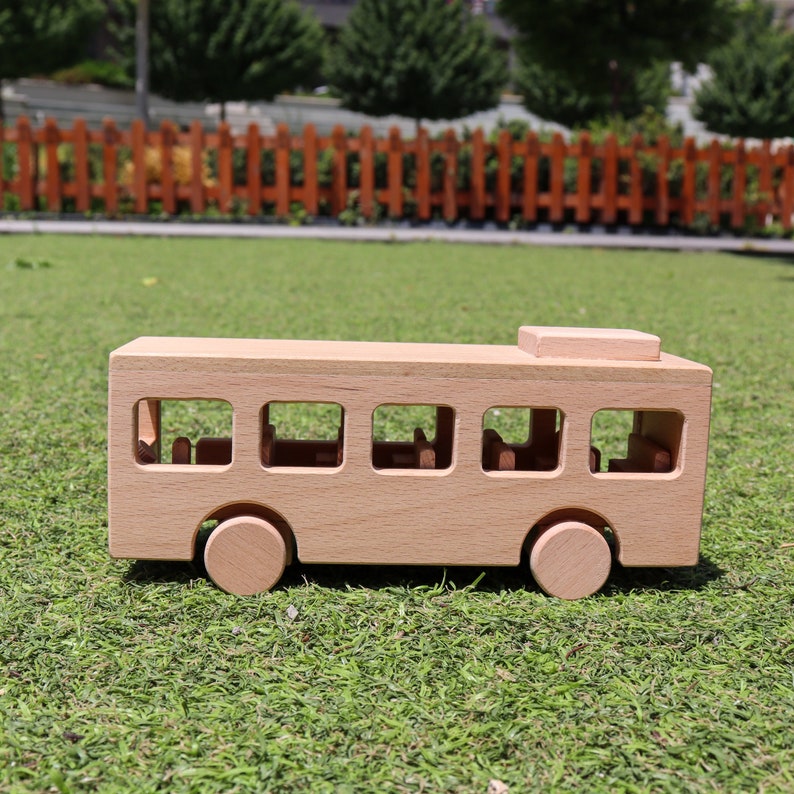 Wooden School Bus ToyMontessori Natural Toy Gift For KidsToddler Push ToysWaldorf ToysBaby Shower GiftBirthday Gift Toy For Toddlers imagem 2