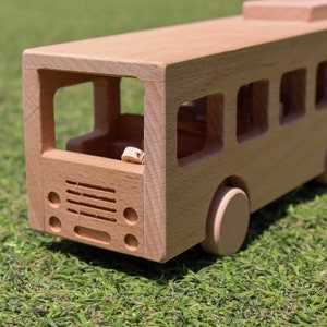 Wooden School Bus ToyMontessori Natural Toy Gift For KidsToddler Push ToysWaldorf ToysBaby Shower GiftBirthday Gift Toy For Toddlers imagem 4