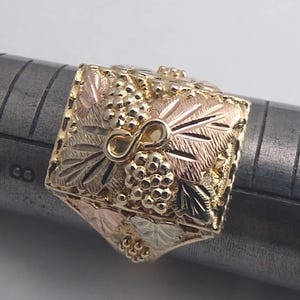 10K Tri Colored Vintage Black Hills Gold Ring