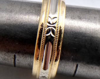 14K White and Yellow Gold Engraved Vintage Band
