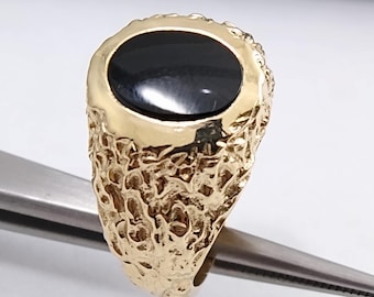14K Yellow Gold Nugget Style Ring with Onyx Cab