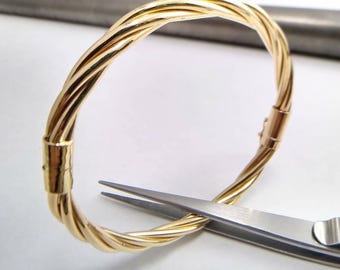 14K Yellow Gold Vintage Twisted Hinged Bangle