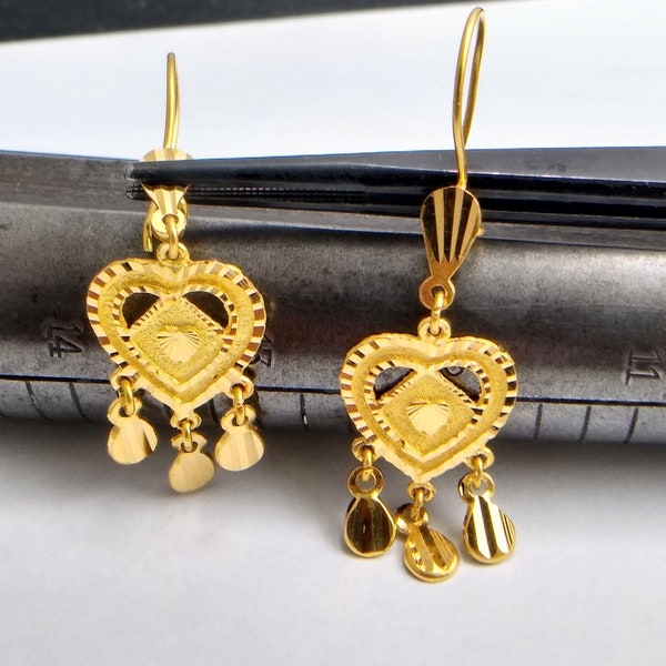 18K Yellow Gold Vintage Heart Diamond Cut Dangle Earrings