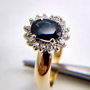 14K Y&W Gold Vintage Oval Sapphire Ring with Diamond Halo