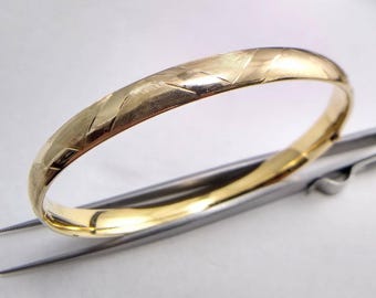 14K Yellow Gold Vintage Hinged Bangle