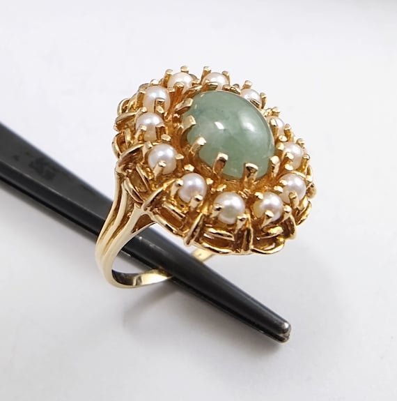 14K Yellow Gold Vintage Nephrite Jade Ring with P… - image 1