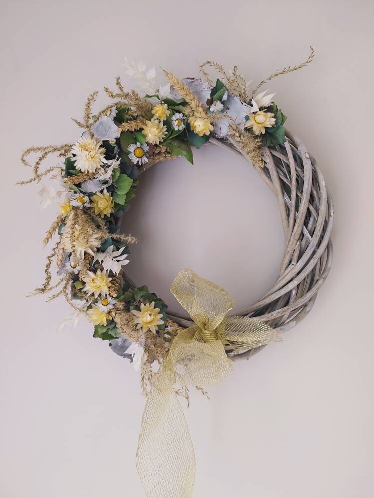 Couronne en Osier et Fleurs Séchées Flore | Touche de Crème Naturelle