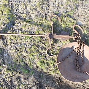 Antique iron scale, Old hanging scale, Vintage iron weight, Old scale, Metal scale, Hand scale for commodity, Vintage balance,Weighing scale