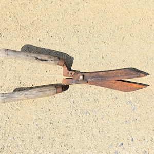 Vintage Garden Shears, Hedge Shears, Garden Tools, Trimming Shears, Antique Rusty Garden Tools, Pruning Shears, Big Scissors, Large Scissors
