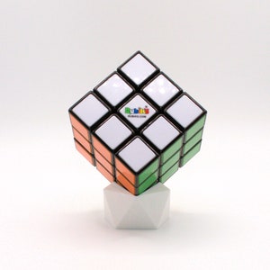 Geode Rubik&#39;s Cube Stand: 3D Printed Display