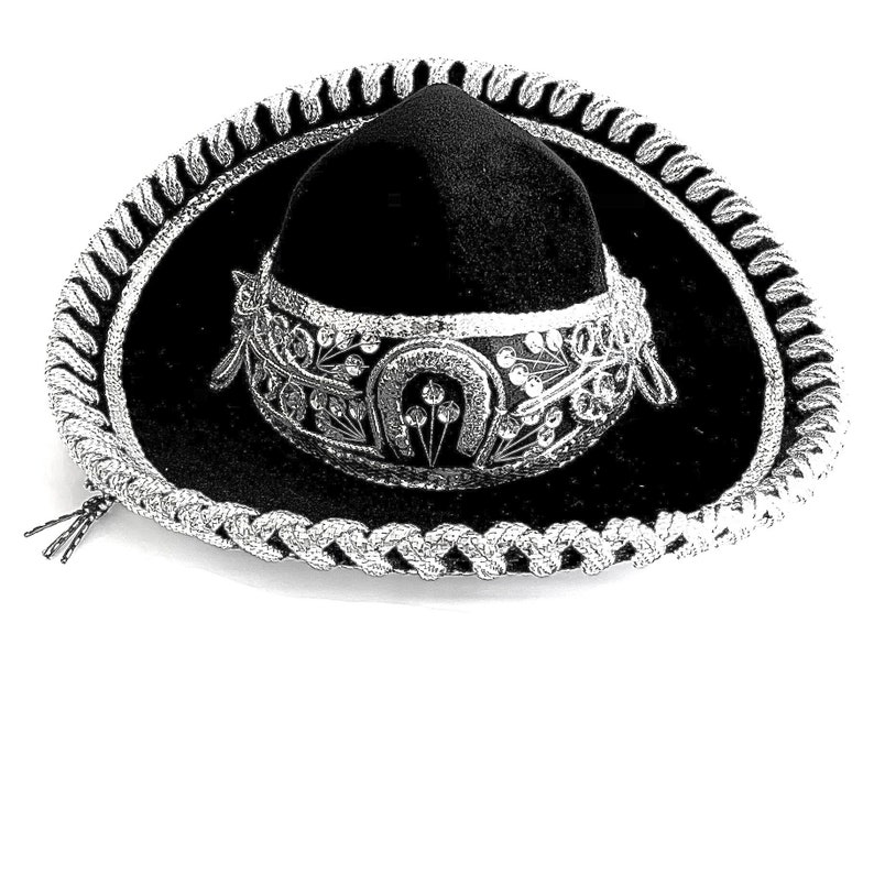 Made in Mexico Traje charro Charro Outfit Handmade Hecho en Mexico Mariachi suit Beautiful 6 pieces blacksilver boy Charro suit