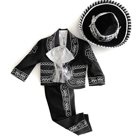 Made in Mexico Traje charro Charro Outfit Handmade Hecho en Mexico Mariachi suit Beautiful 6 pieces blacksilver boy Charro suit
