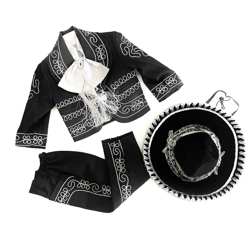 Made in Mexico Traje charro Charro Outfit Handmade Hecho en Mexico Mariachi suit Beautiful 6 pieces blacksilver boy Charro suit