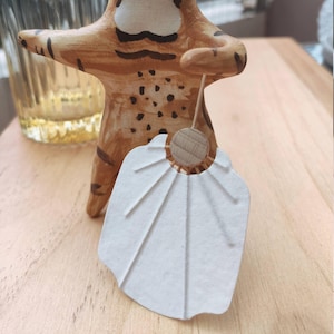 Handgefertigte kleine Papier-Uchiwa-Fächer - Traditionelle Handfächer für den Sommer, Hochzeitsdekor, perfekt für Miniaturfächer für die Dekoration des Puppenhauses
