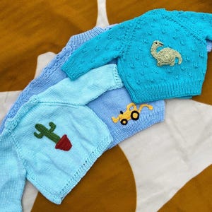 Personalisable boy cardigans | Hand-knitted | 0-3