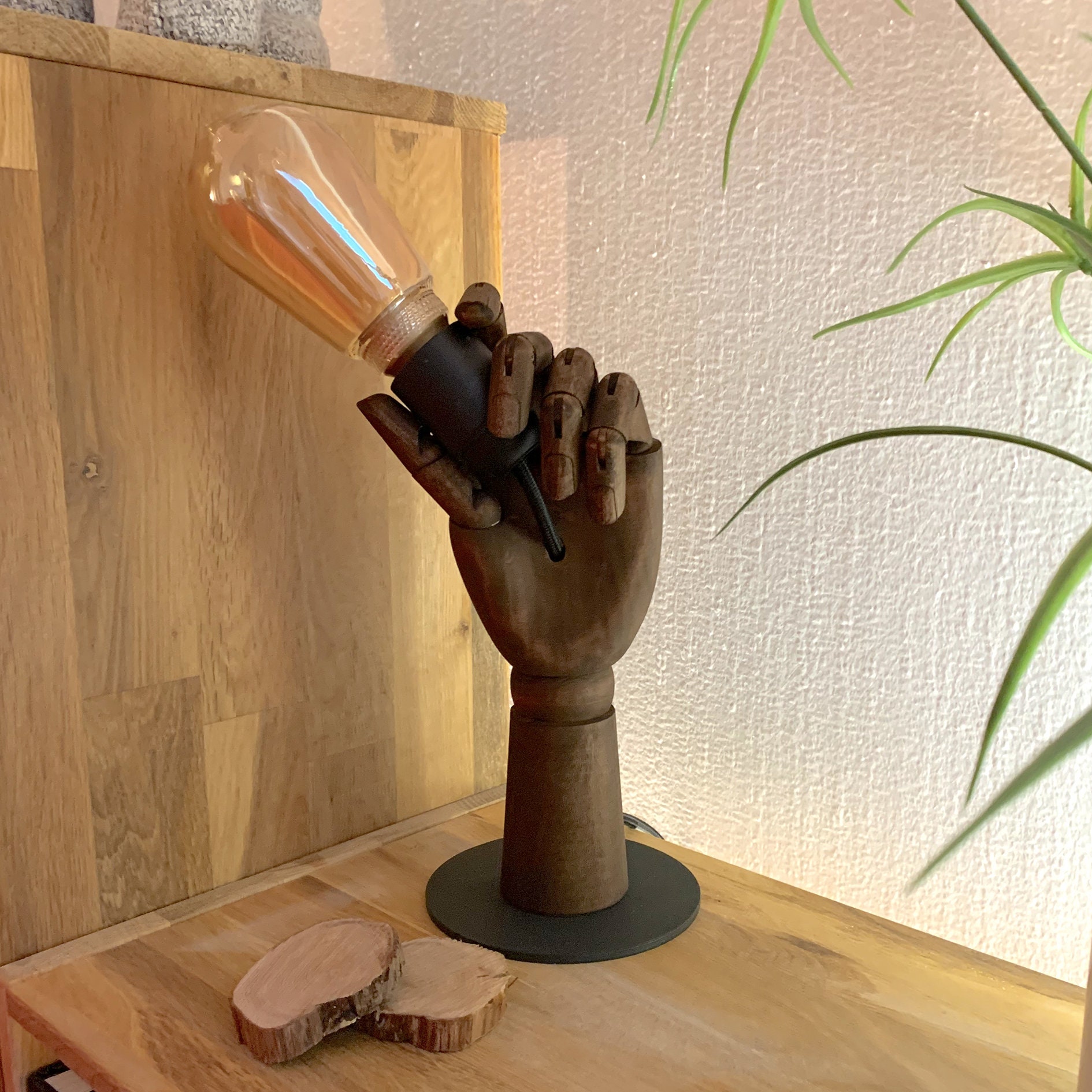 Lampe Main Bois Brun