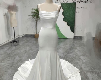 Fit and Flare Fyrkantig Halsringning Elfenbensvit Bröllopsklänning