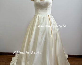 Vintage Off-Shoulder Satin Brautkleid