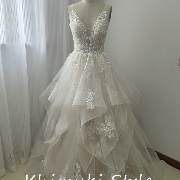 Fashion Tiered Skirt Wedding Dress