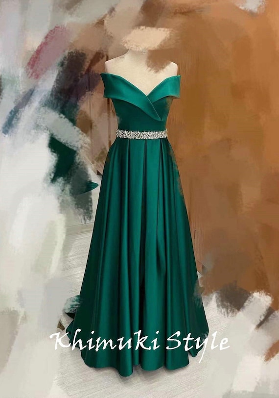 Green Flowing Skirt Off-Shoulder Party Dress Green Flowing Skirt Off-Shoulder Party Dress