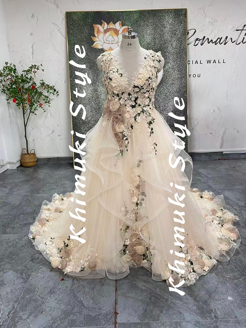 Plus Size Blush Wedding Dress: Floral Tüll Brautkleid Bild 1