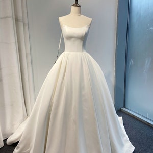 Vestido de novia de satén suave