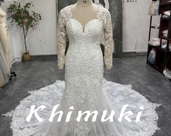 Long Sleeve Mermaid Lace Wedding Dress with Long Train